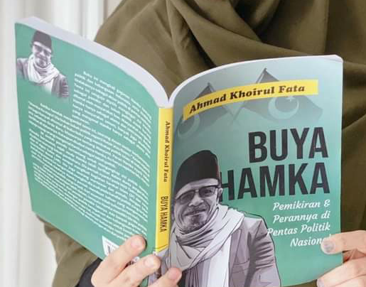 RESENSI BUKU: Mengupas Pemikiran Politik Buya Hamka